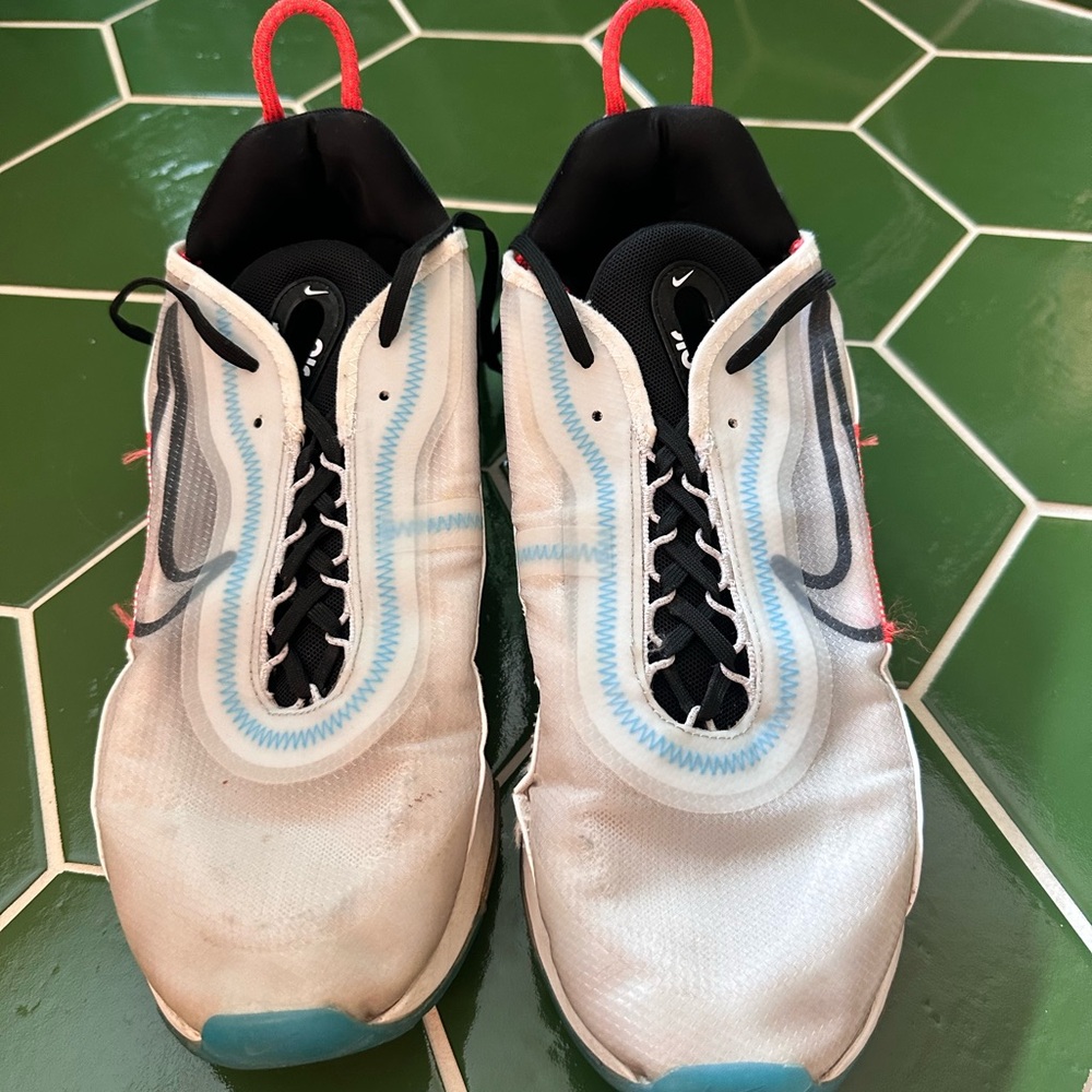 Nike tennies